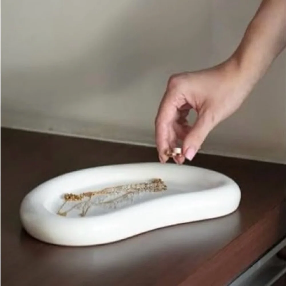 Levaway Ceramic Jewelry Vanity Bathroom Tray White Kidney Bean Shaped New